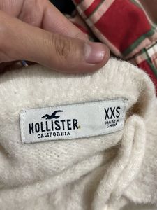 HOLLISTER Cozy White Fuzzy Cardigan