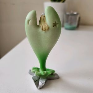 Stunning Angel Figurine / Show Piece