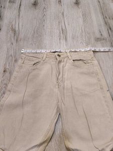 Ma5394 Zara jeans waist 28 inches