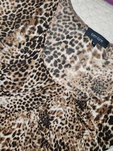 A classic leopard print.