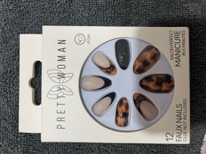 Pretty Woman Faux Nails