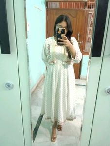 Elegant Floral Embroidered Kurta Set