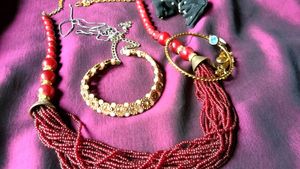 Elegant Beaded Necklace and Bracelet Set