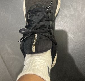 Nike Revolution 5 Running Shoes