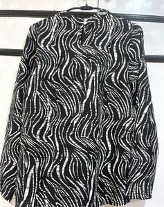 Stylish Black &amp; White Print Tunic Top