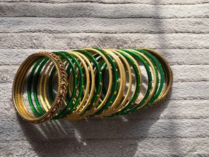 31pcs Set of Elegant Green &amp; Gold Bangles