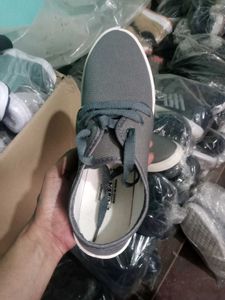 NEW NO USED CASUAL SHOES,