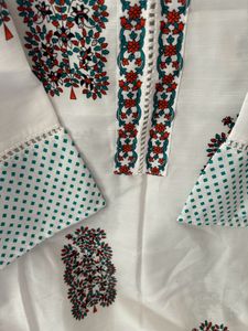 soft longwear  White Kurta Set with Green Print