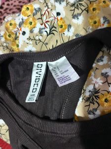 Graphic Crop Top
