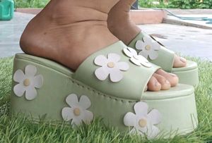 Vintage Flower Platform Slides