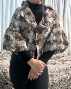 Chic Plaid Cropped Jacket