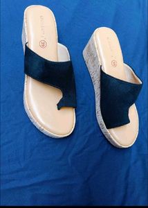 Chic Black Wedge Sandals