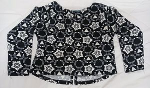 Classy Black Crop Top 🖤 New Unused
