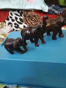 Wooden Elephant Figurines (Set of 3)