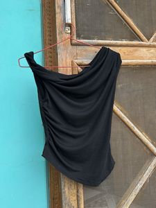black shoulder drop fitted top