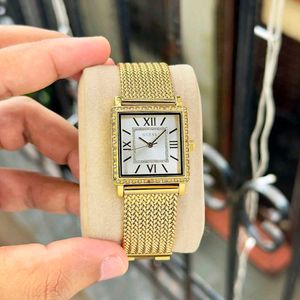 GUESS GW0997L2 – MODERN GOLDEN ELEGANCE ✅*