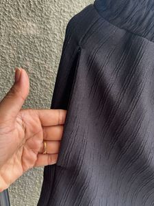 Comfortable Black Textured Shorts