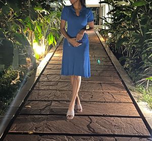 Elegant Blue Knit Midi Dress