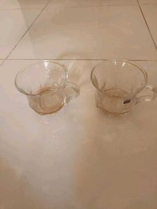 Used Four Pieces Glasses And Two Glass Tea Cups