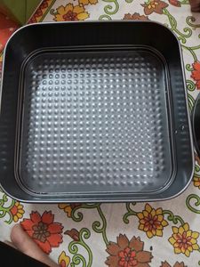 2 Detachable Cake moulds