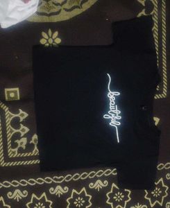 Black T-Shirt 'Beautiful' Print