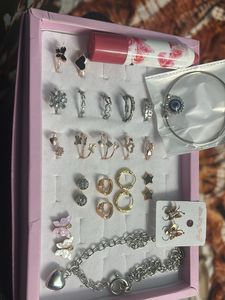 Charming Jewelry Set with Rings & Bracelets