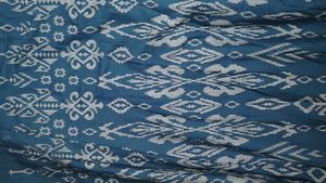 Elegant Teal Ethnic Top &amp; Skirt Set