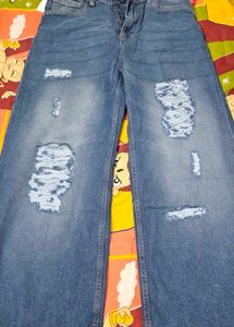 Distressed Wide Leg Jeans