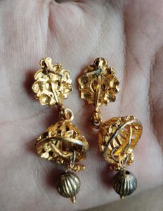 Gold Jhumka