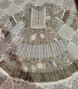 TRADITIONAL DRESS/KURTI