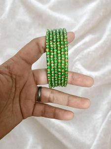LIGHT GREEN GLASS BANGLE 💚
