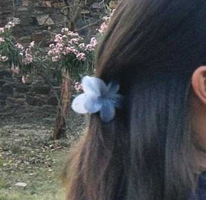 “Cute Flower Hair Claw Clip🌸 | Pastel Grey Aesthe
