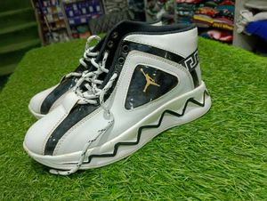Jordon sneakers new one unused