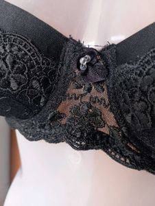 Black Lace Strapless Bra