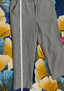 Chic Houndstooth Pants