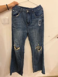 Stylist Fashionable Ripped Bootcut Jeans Size 30