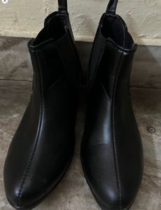 Classic Black Chelsea Boots