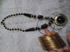 3 Combo Itam Black Chain , Earrings, Bengals