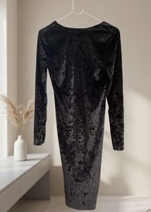 Black Velvet V-Neck Midi Dress