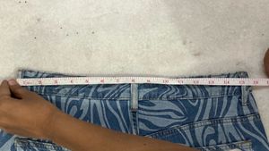 H&amp;M Divided Swirl Print Jeans | Size 30