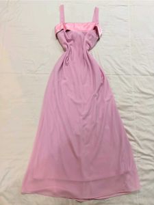 pink dress