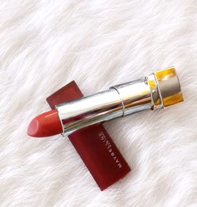 color sensational lipstick red liberation