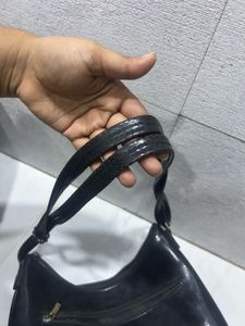 Elegant Baggitt Crossbody Bag