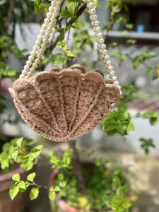 Unique Crochet Shell Clutch