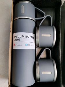 Vacuum Flask Set With Extra 2 Cups