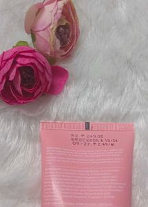 Dot &amp; Key Face Wash