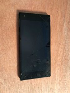 XOLO Black Smartphone - Cracked Screen