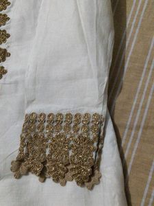White Kurta with Gold Embellishmentss size xl