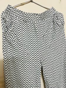 Chic Chevron Print Palazzo Pants 🩶