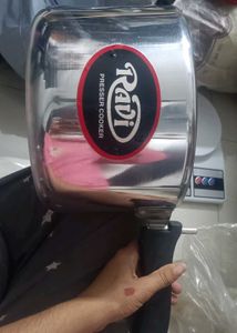 5 liters Presser Cooker